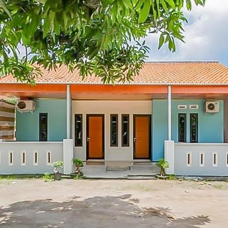 Ayna Guest House Mitra Reddoorz Indramayu Cirebon Exterior photo